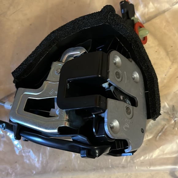 NEW OEM Rear Power Sliding Door Latch Right 81420A9010FFF for Kia Sedona 15-21 - Picture 7 of 8